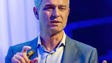 Dr. Daniele Ganser Vortrag 'Die NATO ein gefährliches Militärbündnis?